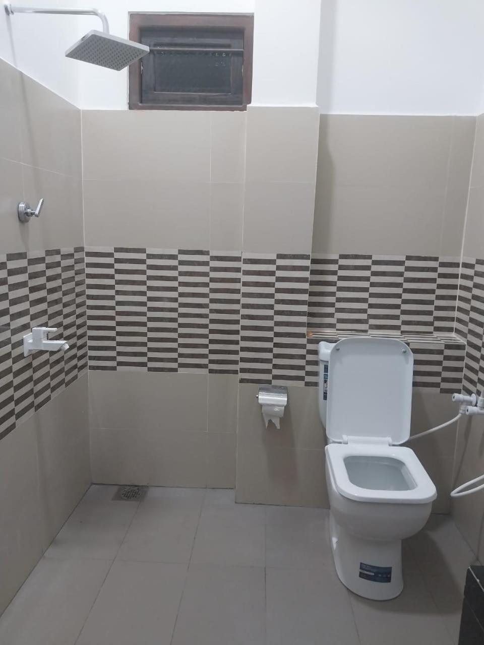 Javi Holiday Home Trincomalee Luaran gambar