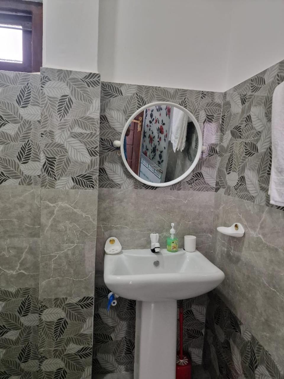 Javi Holiday Home Trincomalee Luaran gambar
