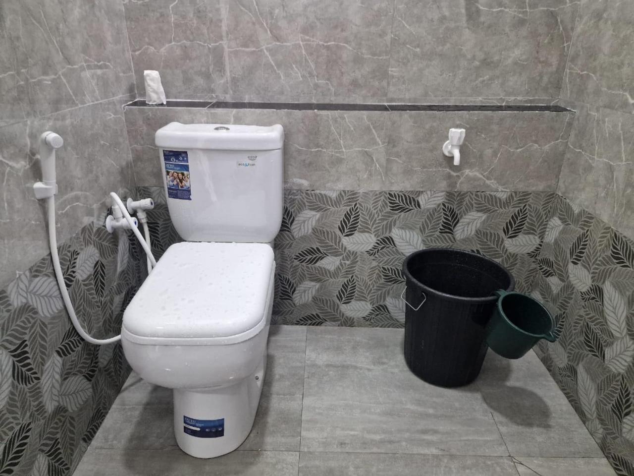 Javi Holiday Home Trincomalee Luaran gambar