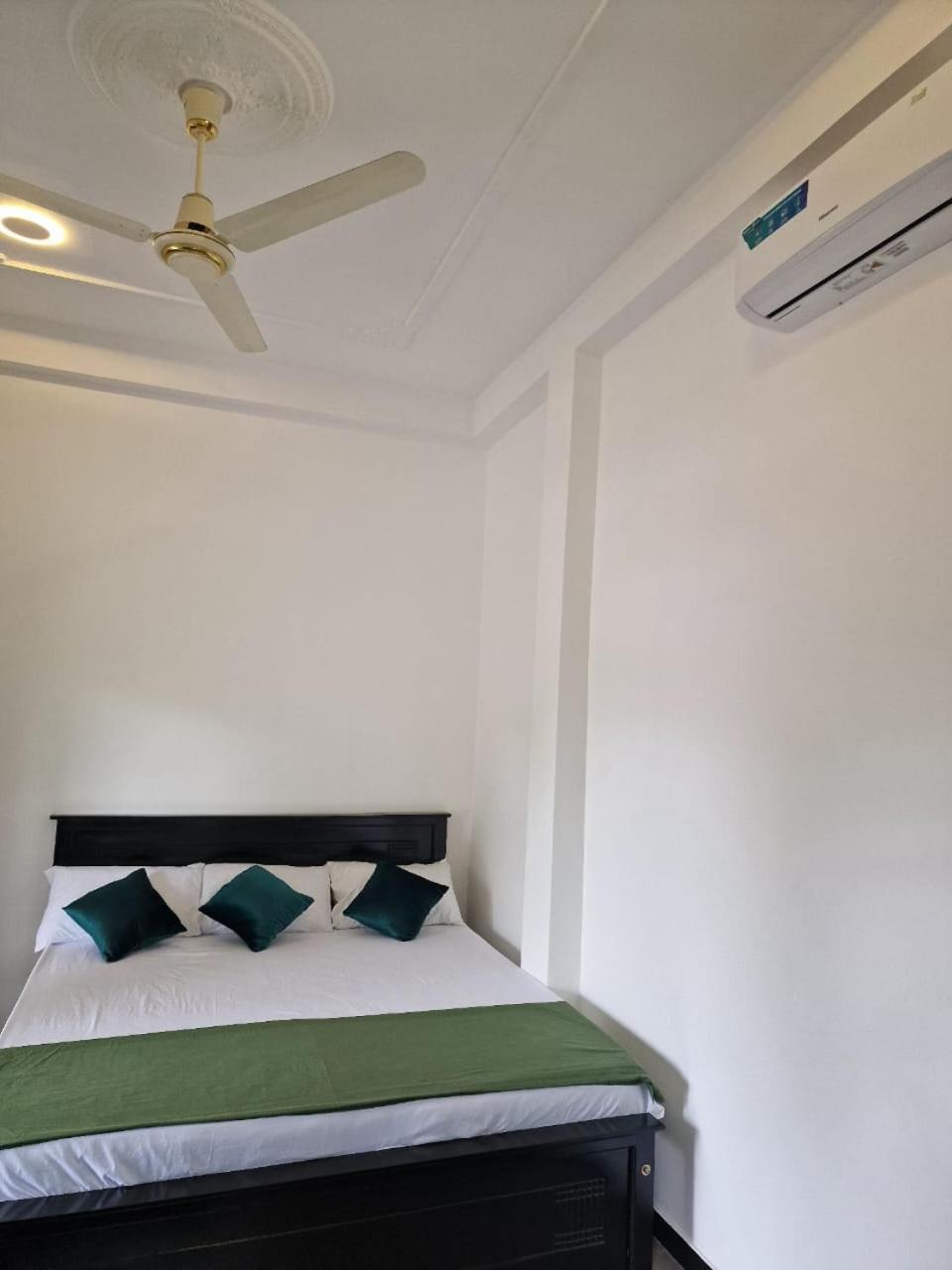 Javi Holiday Home Trincomalee Luaran gambar