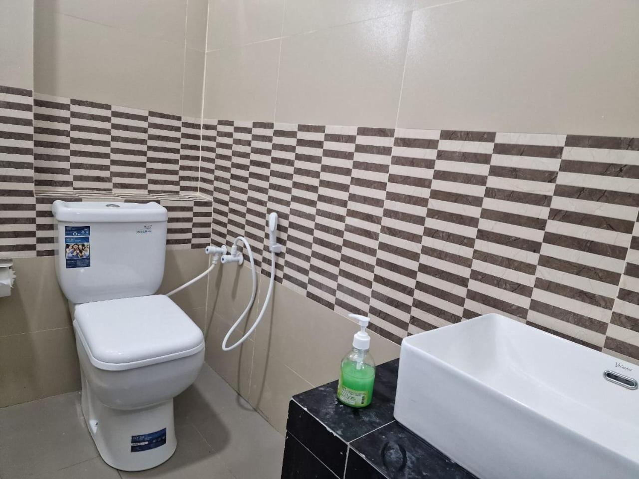 Javi Holiday Home Trincomalee Luaran gambar
