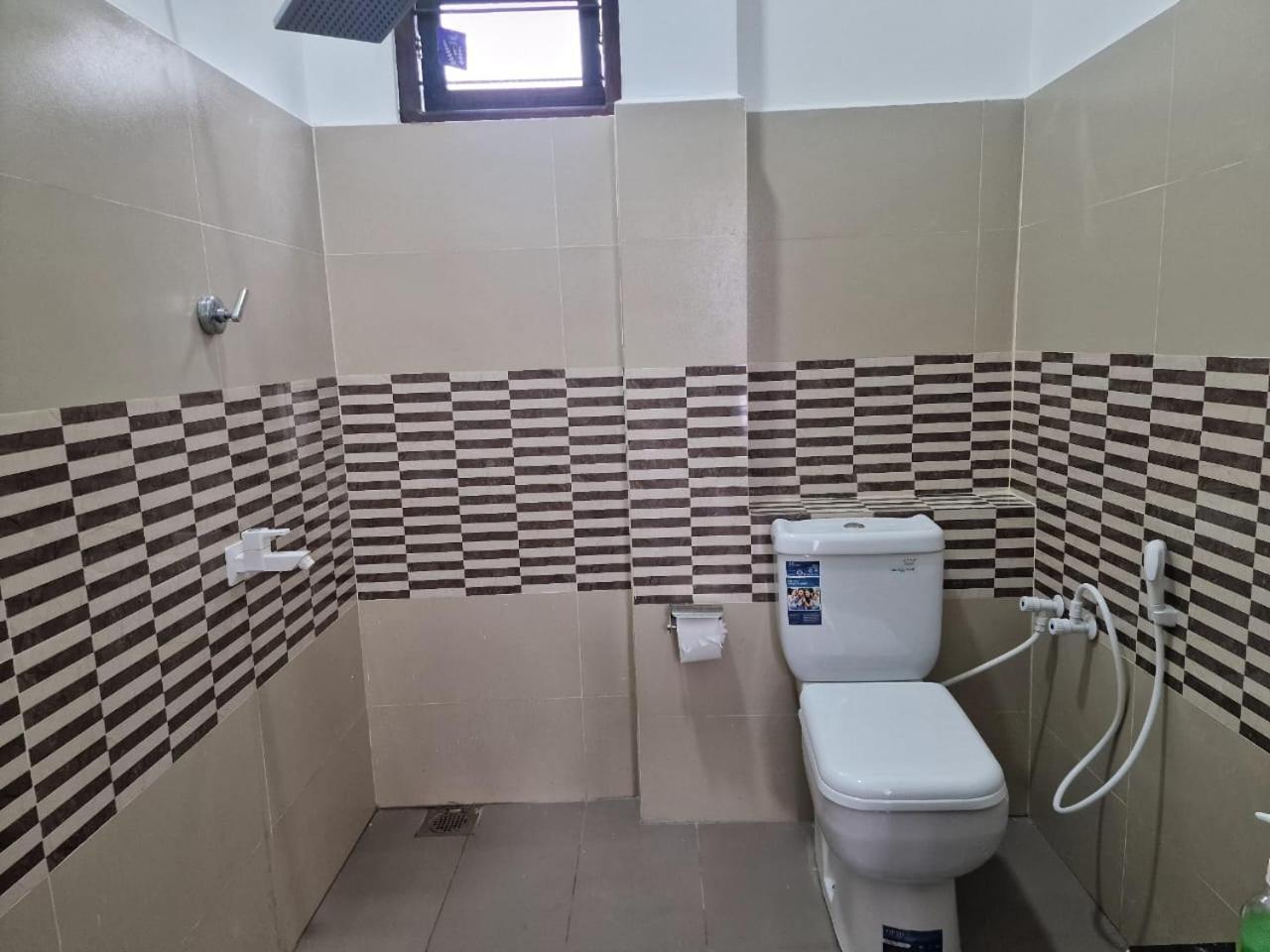 Javi Holiday Home Trincomalee Luaran gambar